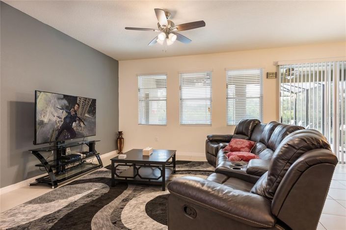 Image No.4-6 Bed House for sale