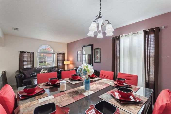 Image No.17-5 Bed House for sale