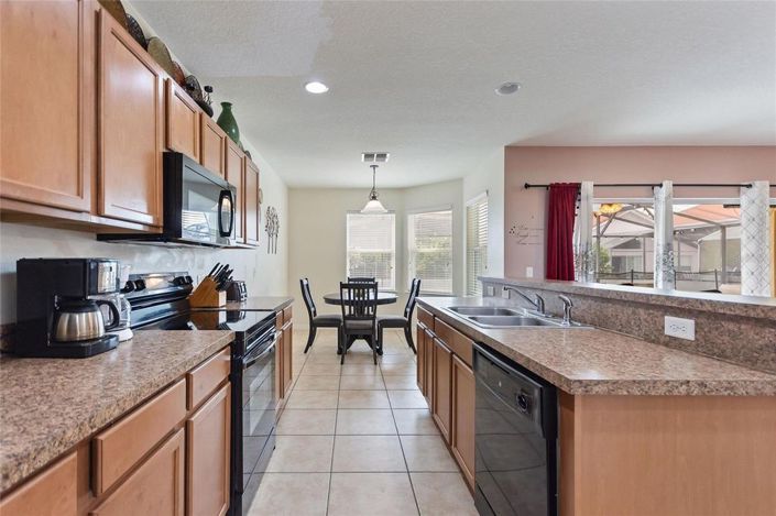 Image No.18-5 Bed House for sale