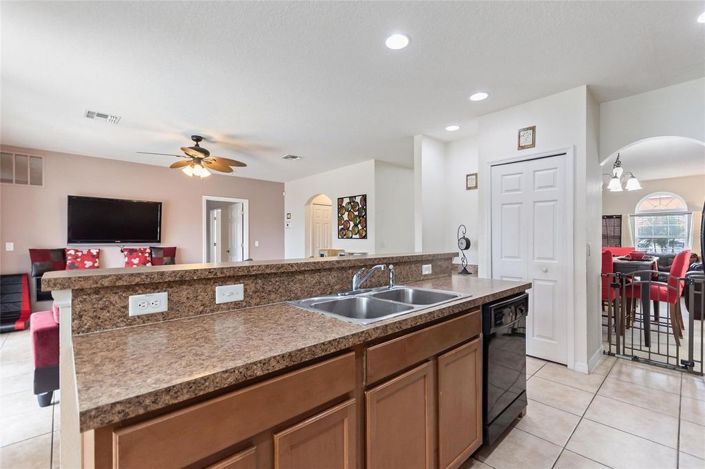 Image No.21-5 Bed House for sale