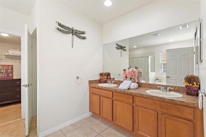 Image No.36-5 Bed House for sale