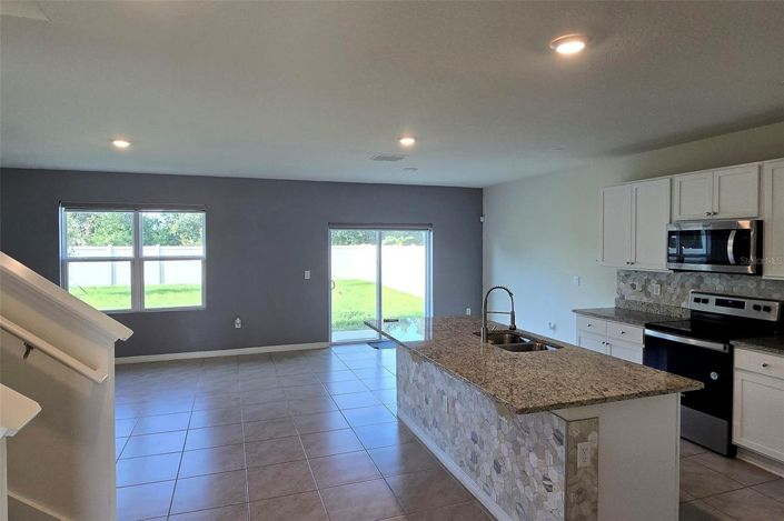 Image No.8-5 Bed House for sale