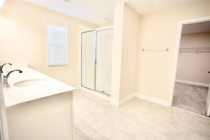 Image No.18-5 Bed House for sale