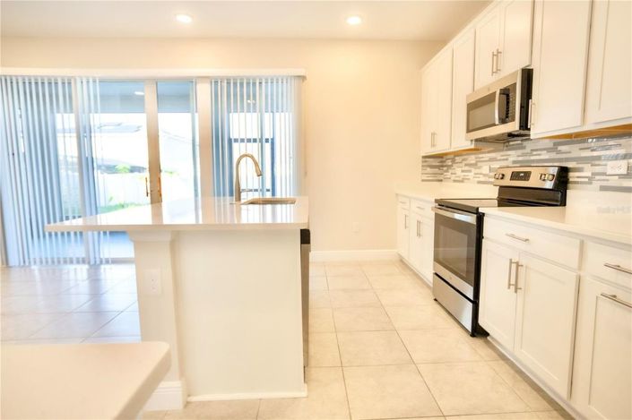 Image No.7-5 Bed House for sale