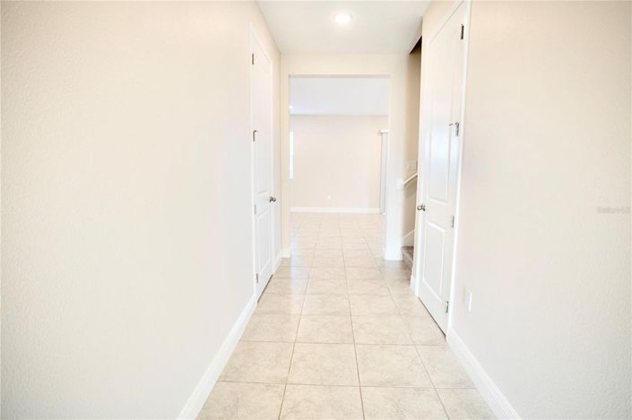 Image No.8-5 Bed House for sale