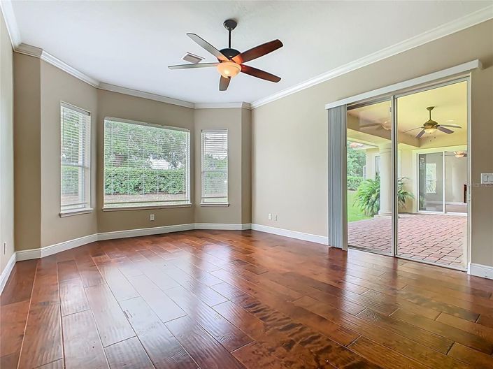 Image No.24-4 Bed House for sale