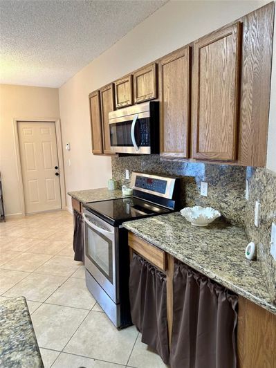 Image No.11-5 Bed House for sale