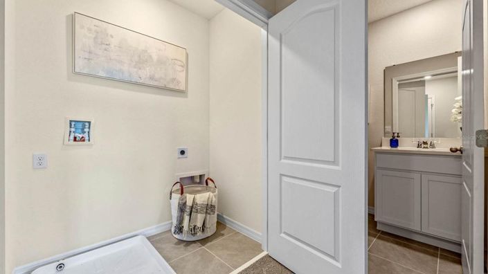 Image No.30-3 Bed Townhouse for sale