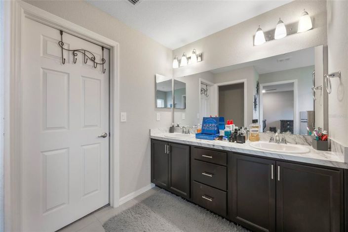 Image No.14-4 Bed House for sale