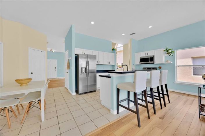 Image No.11-5 Bed House for sale