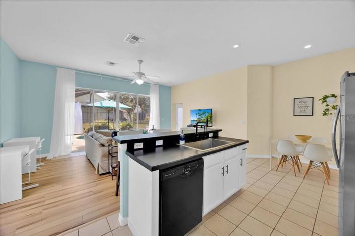 Image No.13-5 Bed House for sale