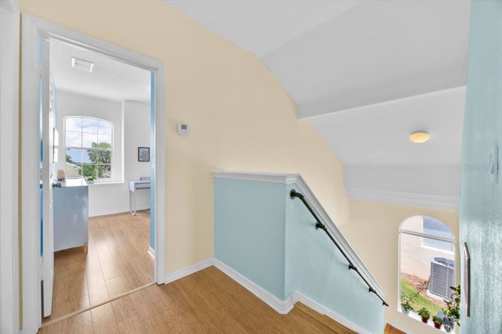 Image No.20-5 Bed House for sale