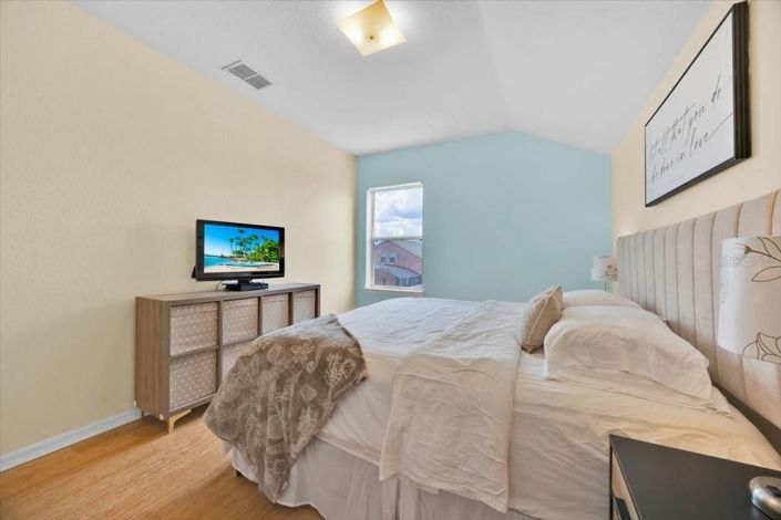 Image No.26-5 Bed House for sale