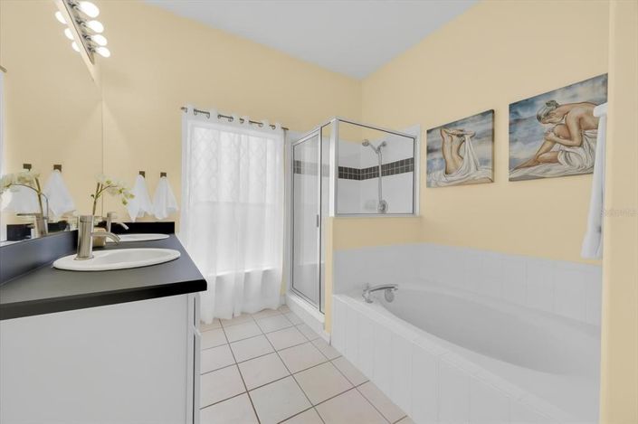 Image No.41-5 Bed House for sale