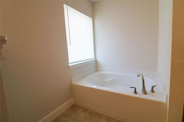 Image No.24-3 Bed House for sale