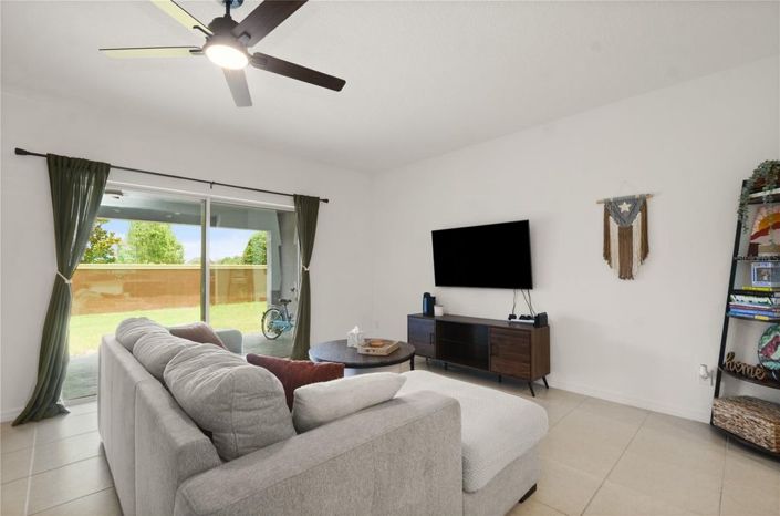 Image No.14-3 Bed Townhouse for sale