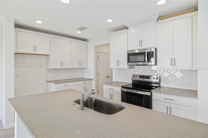 Image No.2-Propriété de 4 chambres à vendre à Davenport