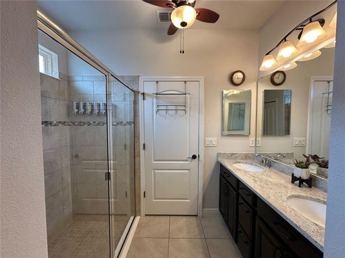 Image No.18-4 Bed House for sale