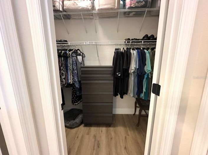 Image No.20-4 Bed House for sale