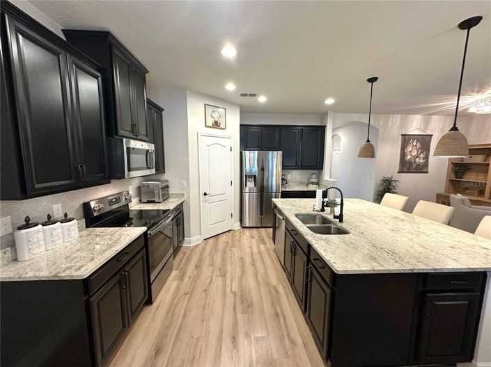 Image No.6-4 Bed House for sale