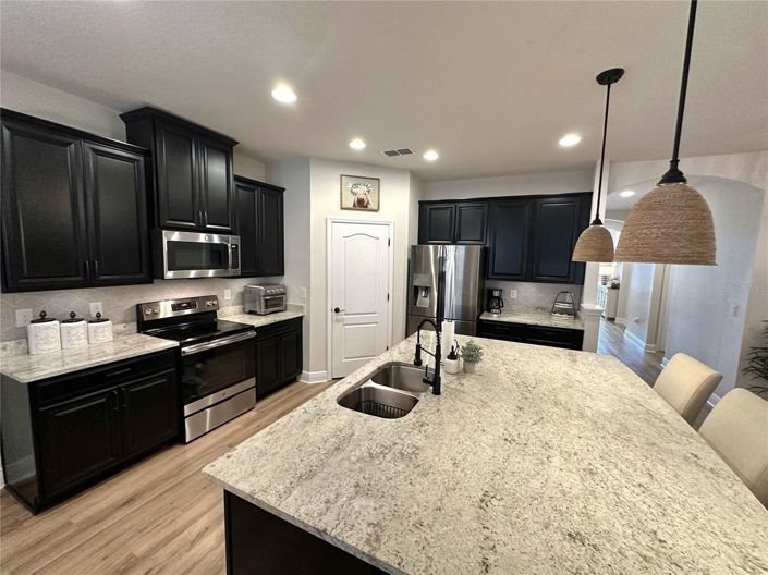 Image No.8-4 Bed House for sale