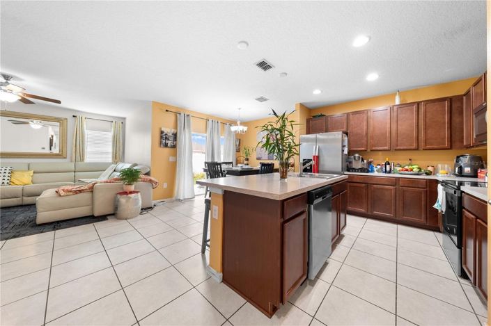 Image No.6-4 Bed House for sale