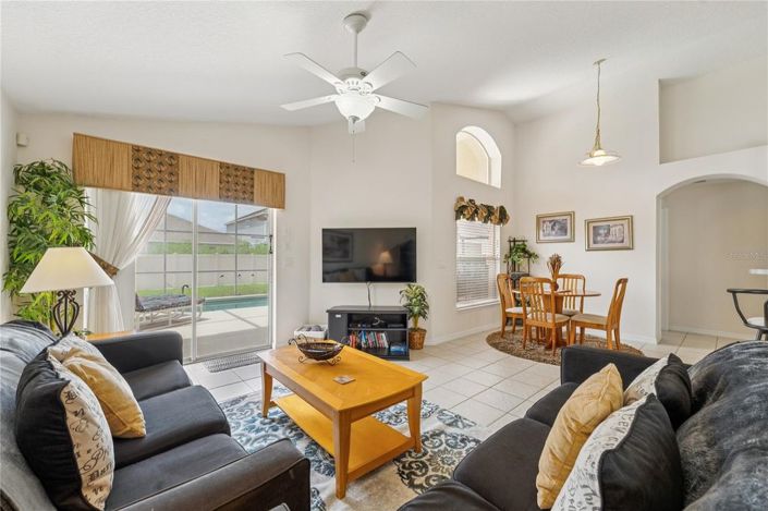 Image No.6-4 Bed House for sale