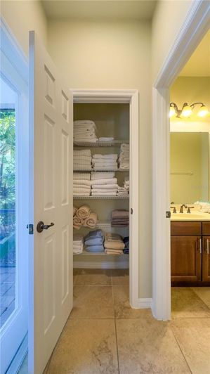 Image No.28-5 Bed House for sale