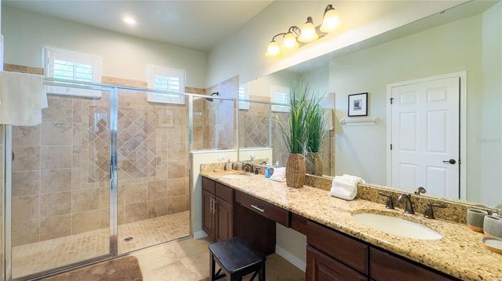 Image No.29-5 Bed House for sale