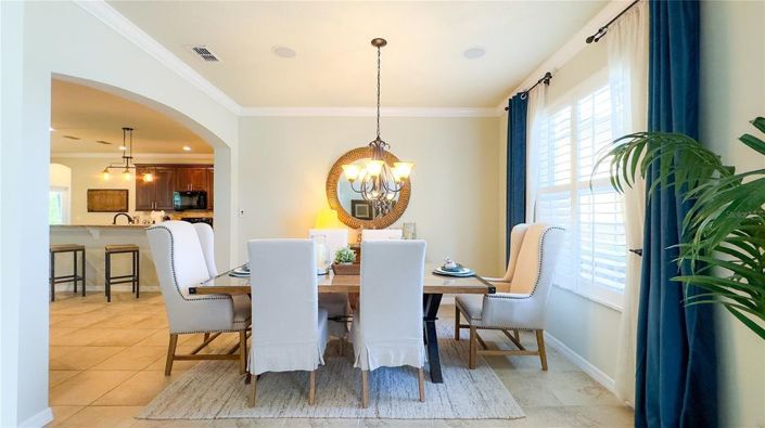 Image No.6-5 Bed House for sale