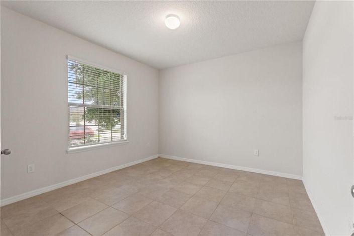 Image No.27-4 Bed House for sale