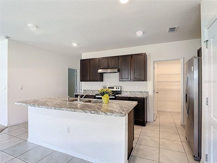 Image No.6-5 Bed House for sale