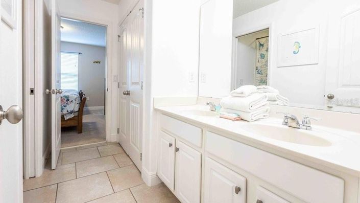 Image No.23-6 Bed House for sale