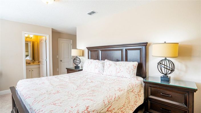 Image No.32-6 Bed House for sale