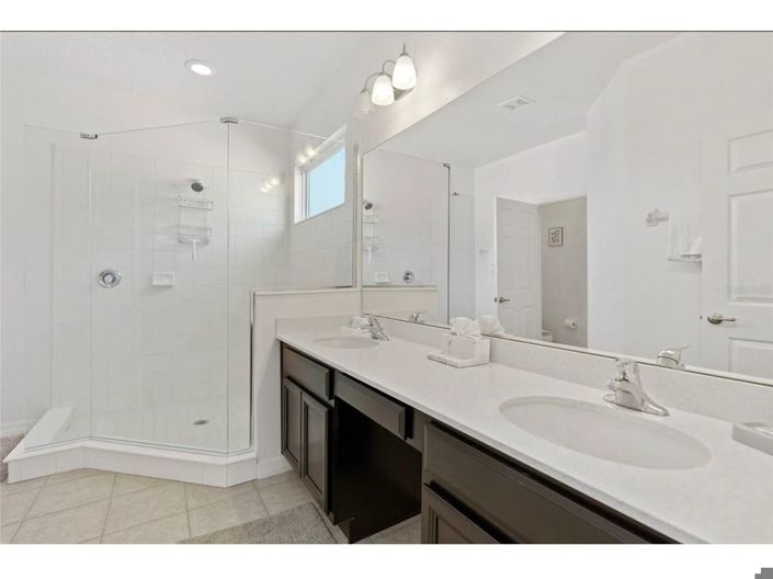 Image No.28-6 Bed House for sale