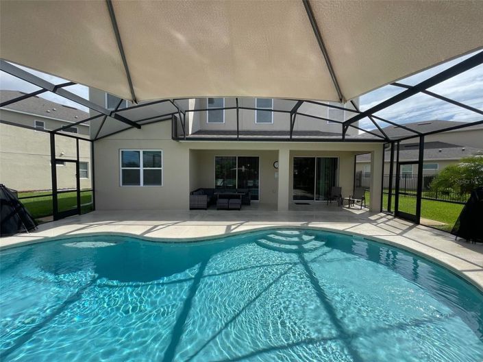 Image No.8-6 Bed House for sale