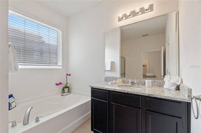 Image No.36-7 Bed House for sale