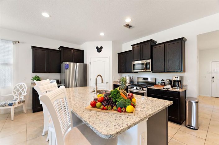 Image No.7-7 Bed House for sale