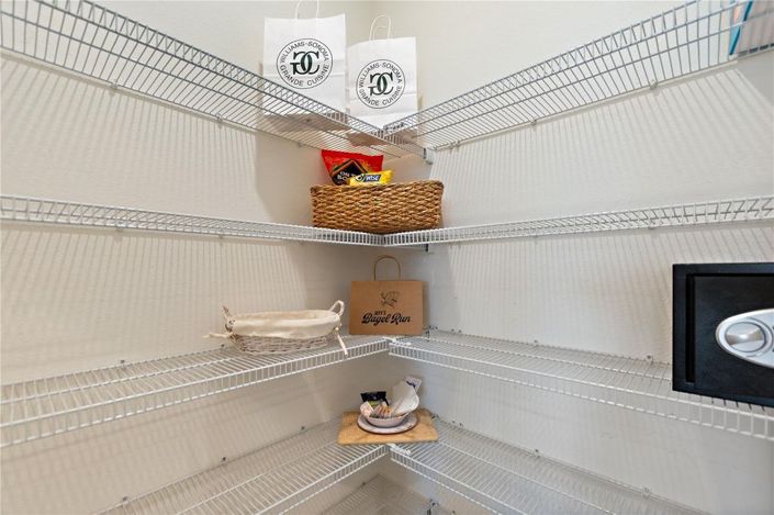 Image No.9-7 Bed House for sale