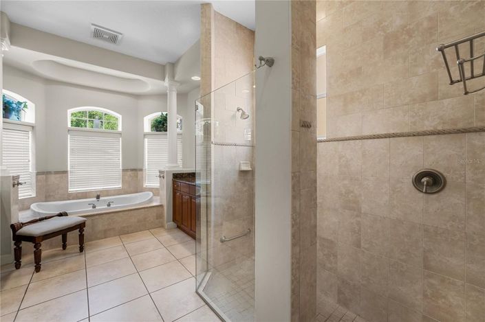 Image No.27-6 Bed House for sale