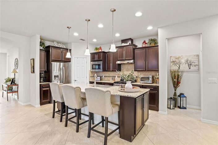 Image No.10-3 Bed House for sale