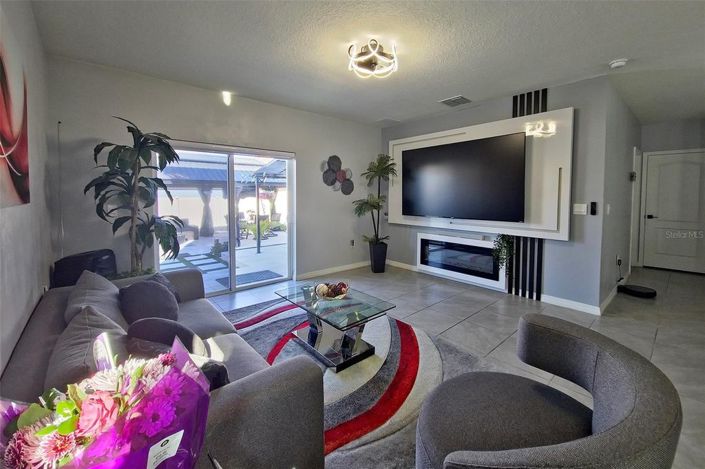 Image No.7-5 Bed House for sale