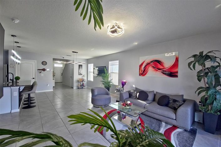 Image No.9-5 Bed House for sale