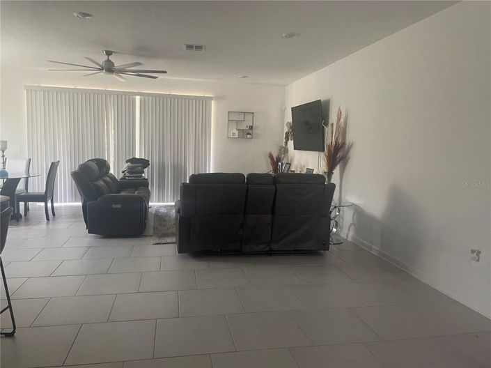 Image No.6-5 Bed House for sale