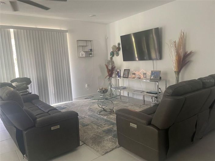 Image No.7-5 Bed House for sale