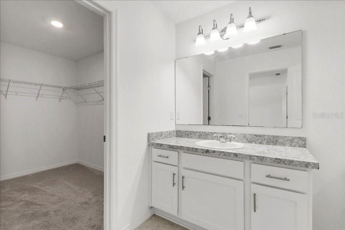 Image No.18-3 Bed Townhouse for sale