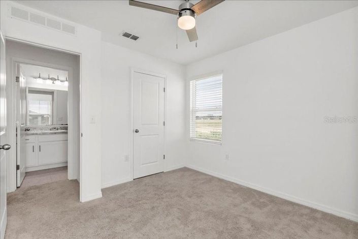 Image No.21-3 Bed Townhouse for sale