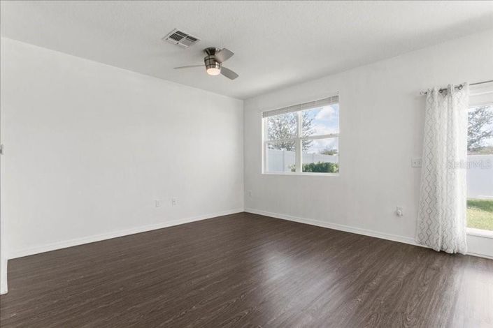 Image No.10-3 Bed Townhouse for sale