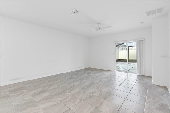 Image No.13-5 Bed House for sale