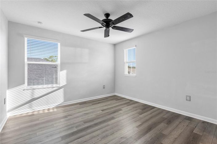 Image No.27-5 Bed House for sale